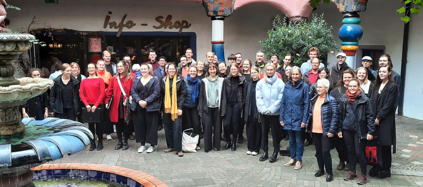 Foto Chorfest Hop-On-Hop-Off Hundertwasserhaus, Herbst 2024